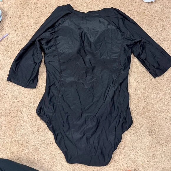 quarter sleeve woman’s rashguard swimsuit XXL WITH TAG - Picture 1 of 3